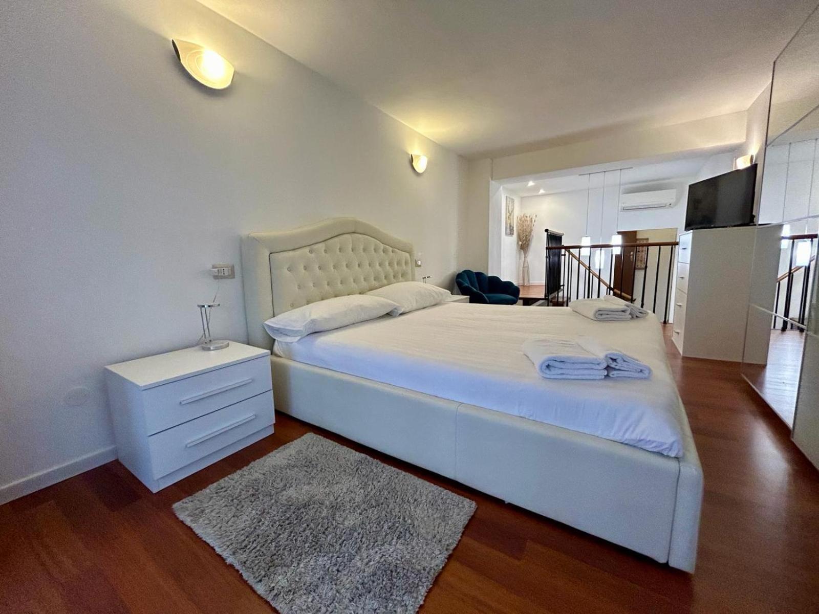 Apartamento Kibilu - Via Tolmezzo - Ospedale San Raffaele - Stazione Di Lambrate Milán Exterior foto